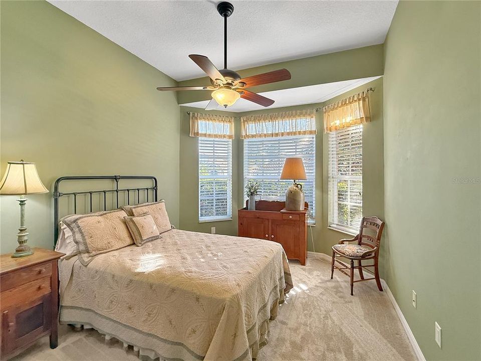 На продажу: $600,000 (4 спален, 2 ванн, 2133 Квадратных фут)