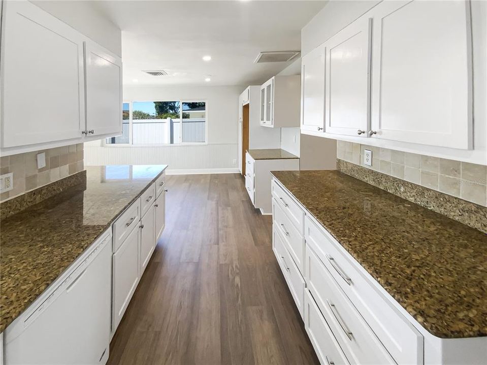 待售: $445,000 (3 贝兹, 2 浴室, 1557 平方英尺)