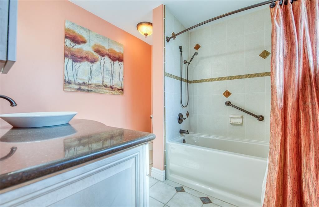 En Venta: $419,000 (2 camas, 2 baños, 1587 Pies cuadrados)