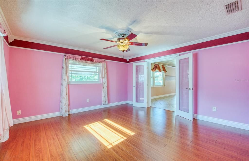 En Venta: $419,000 (2 camas, 2 baños, 1587 Pies cuadrados)