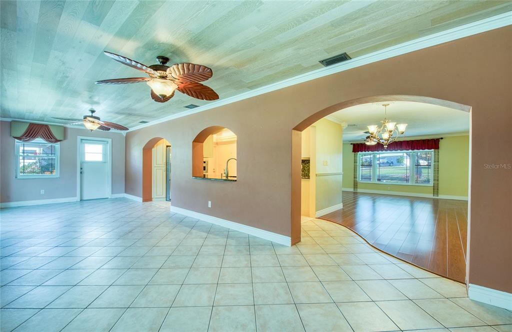 En Venta: $419,000 (2 camas, 2 baños, 1587 Pies cuadrados)