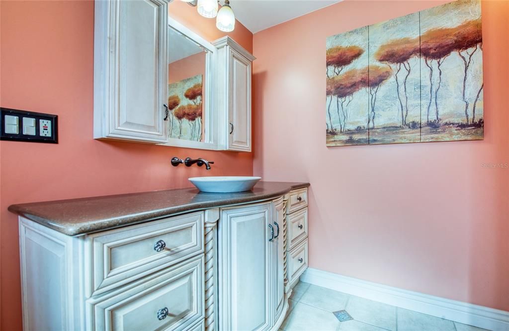 En Venta: $419,000 (2 camas, 2 baños, 1587 Pies cuadrados)