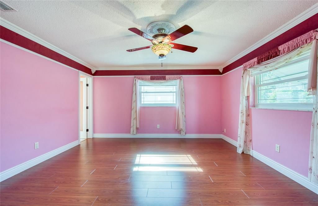 En Venta: $419,000 (2 camas, 2 baños, 1587 Pies cuadrados)