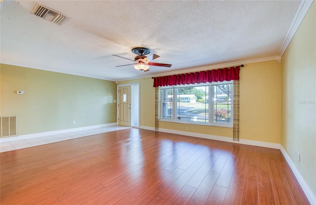 En Venta: $419,000 (2 camas, 2 baños, 1587 Pies cuadrados)