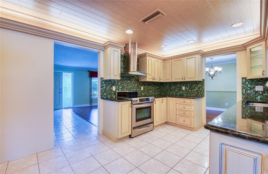 En Venta: $419,000 (2 camas, 2 baños, 1587 Pies cuadrados)