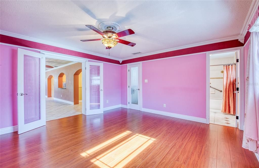 En Venta: $419,000 (2 camas, 2 baños, 1587 Pies cuadrados)