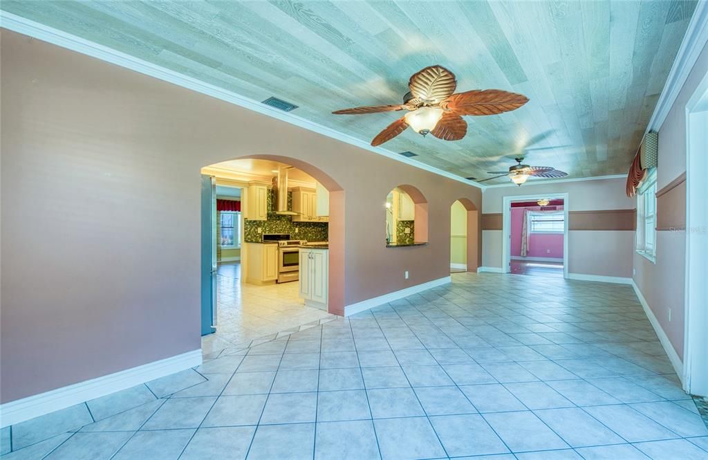 En Venta: $419,000 (2 camas, 2 baños, 1587 Pies cuadrados)