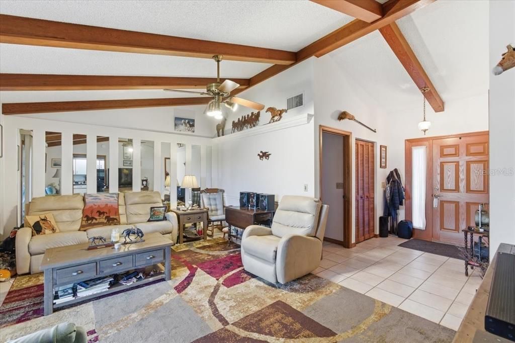 En Venta: $405,000 (2 camas, 2 baños, 1426 Pies cuadrados)