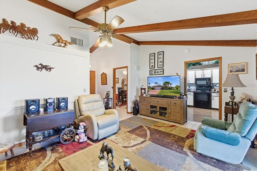 En Venta: $405,000 (2 camas, 2 baños, 1426 Pies cuadrados)