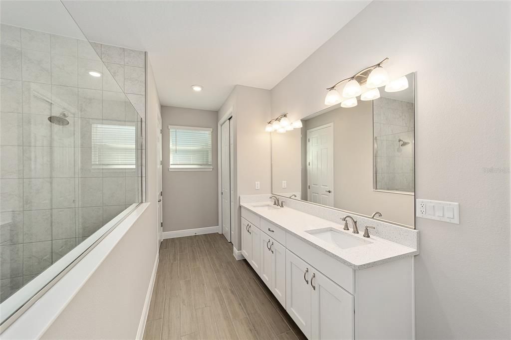 Active With Contract: $447,000 (2 beds, 2 baths, 2493 Square Feet)