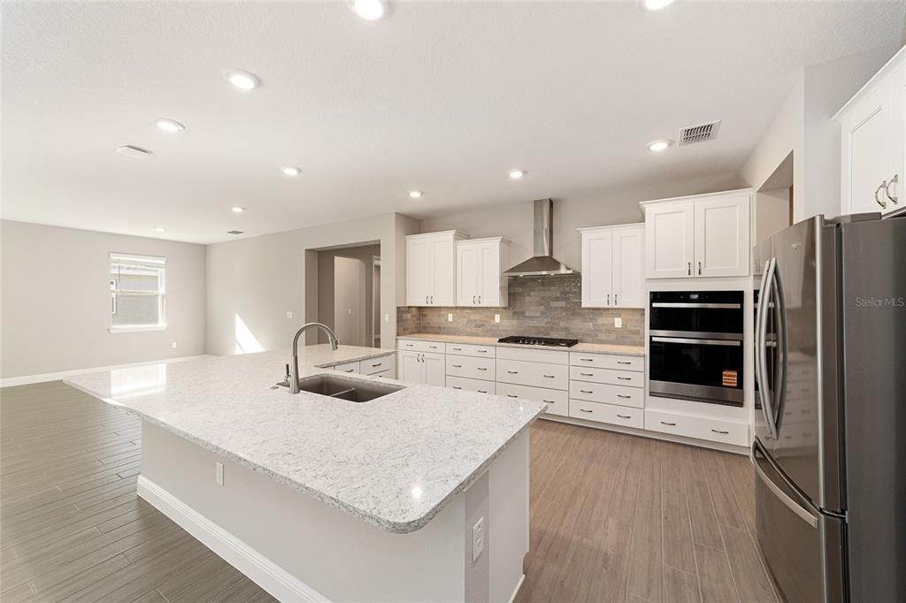 Active With Contract: $447,000 (2 beds, 2 baths, 2493 Square Feet)