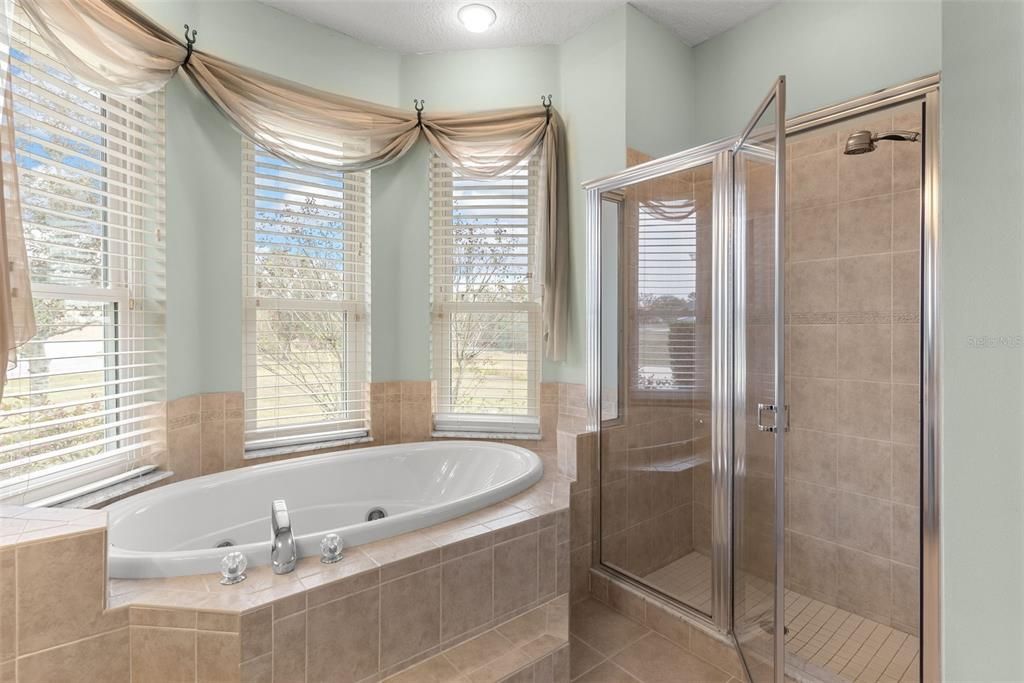 На продажу: $399,900 (3 спален, 2 ванн, 1951 Квадратных фут)