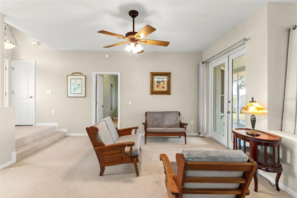 На продажу: $399,900 (3 спален, 2 ванн, 1951 Квадратных фут)