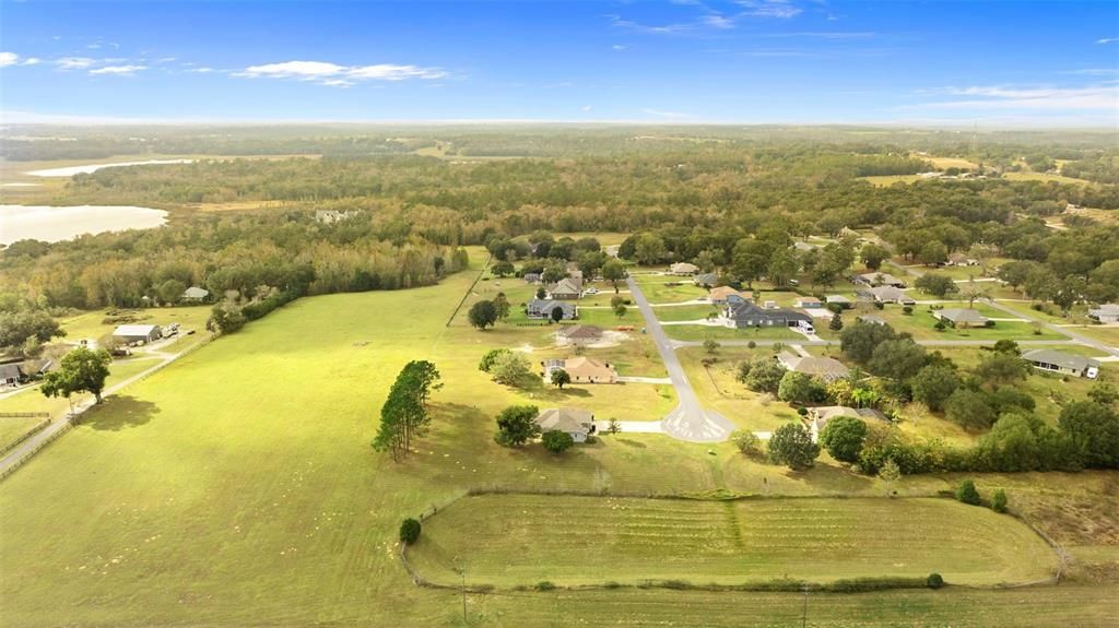 На продажу: $399,900 (3 спален, 2 ванн, 1951 Квадратных фут)