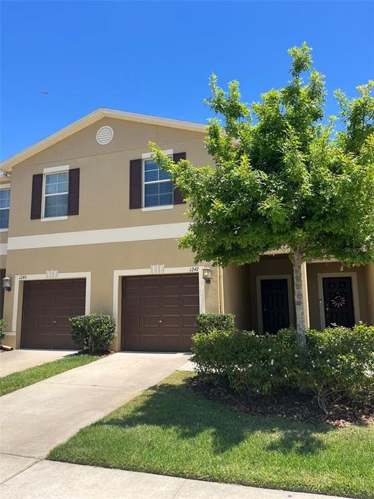 For Rent: $2,100 (3 beds, 2 baths, 1670 Square Feet)