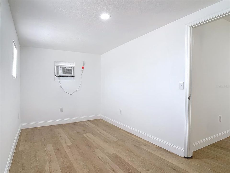 For Rent: $1,495 (2 beds, 1 baths, 837 Square Feet)