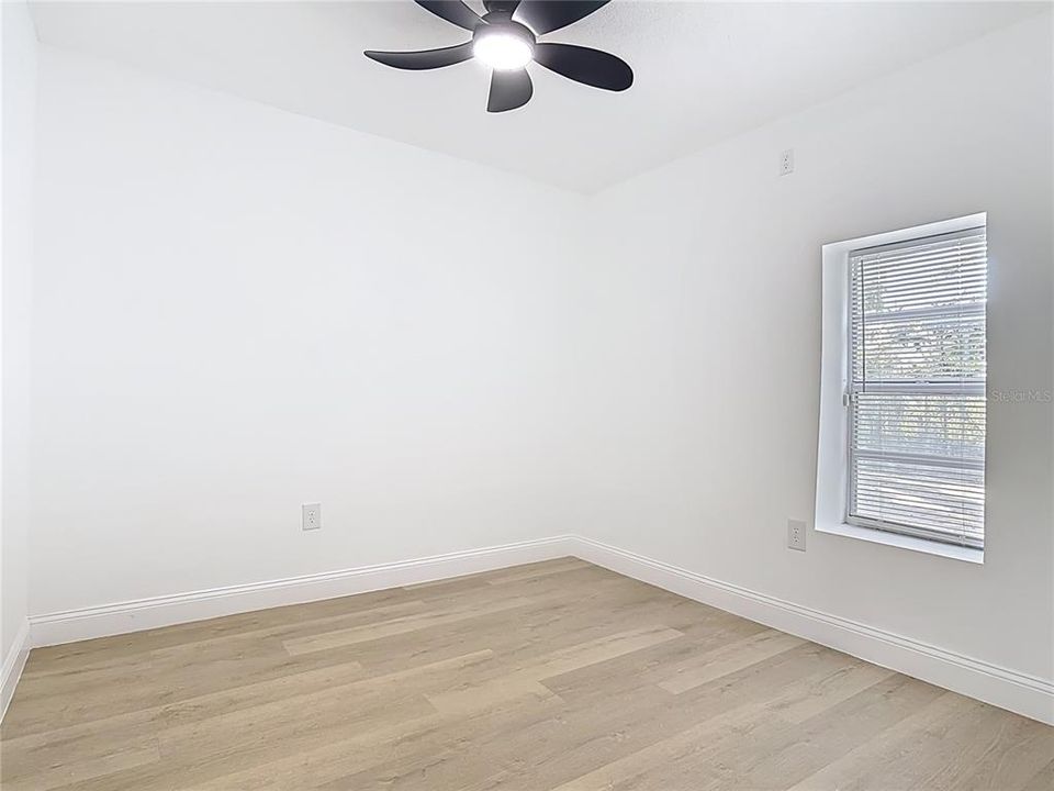 For Rent: $1,495 (2 beds, 1 baths, 837 Square Feet)