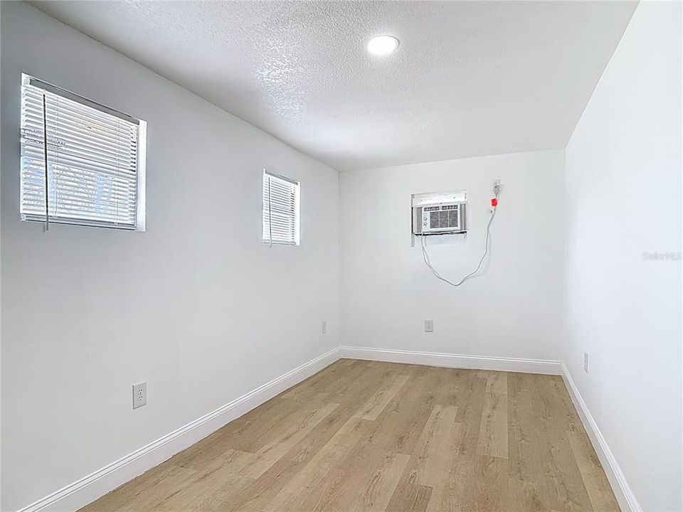 For Rent: $1,495 (2 beds, 1 baths, 837 Square Feet)