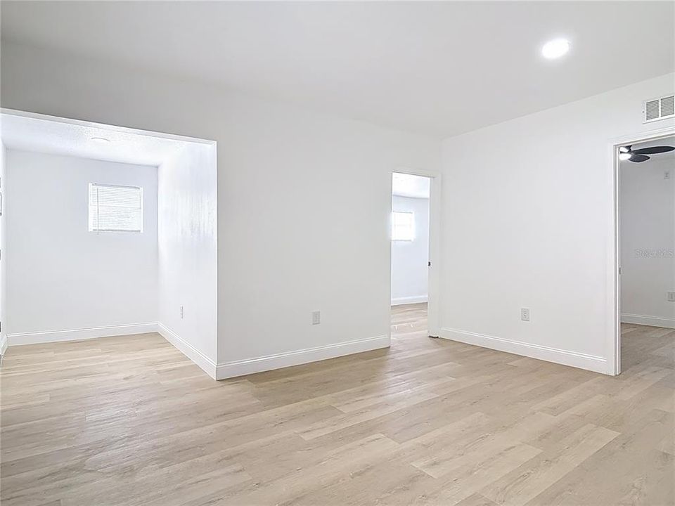 For Rent: $1,495 (2 beds, 1 baths, 837 Square Feet)