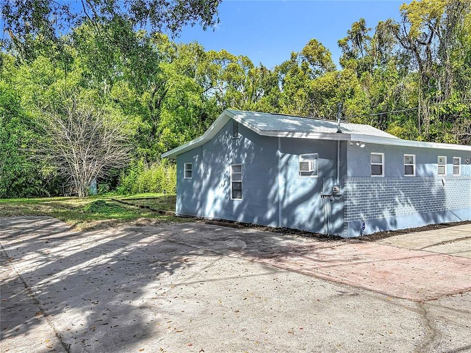 For Rent: $1,495 (2 beds, 1 baths, 837 Square Feet)