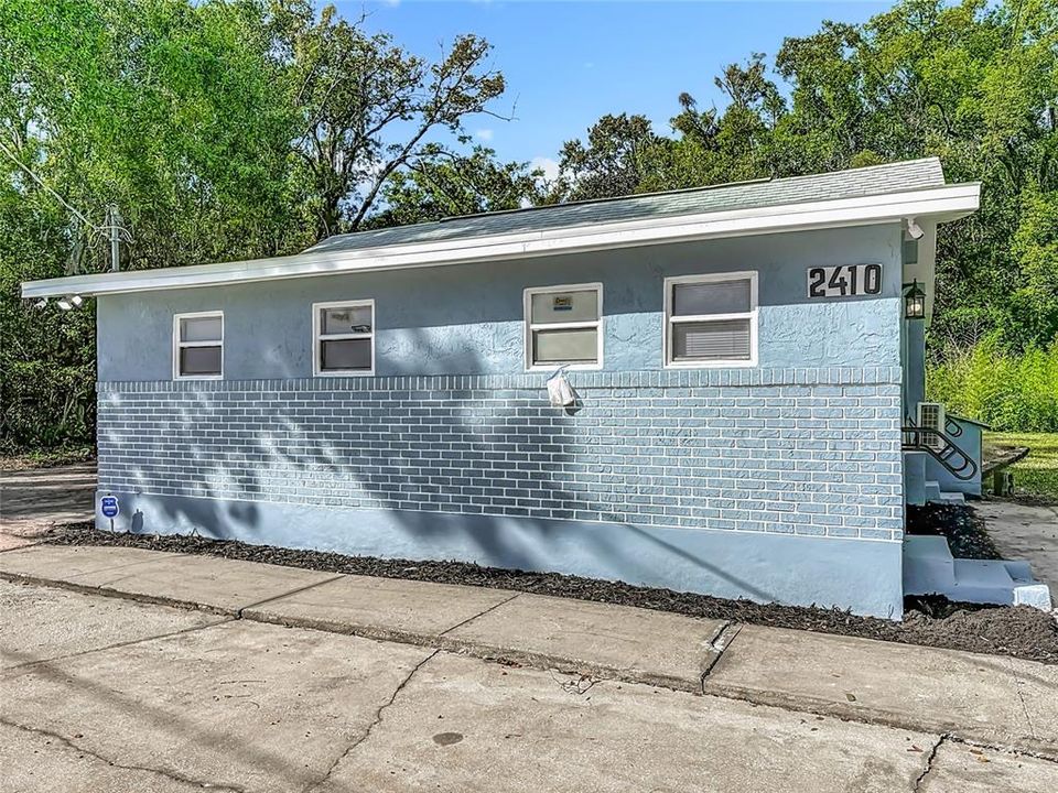 For Rent: $1,495 (2 beds, 1 baths, 837 Square Feet)