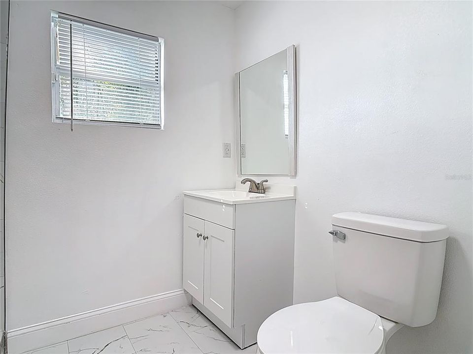 For Rent: $1,495 (2 beds, 1 baths, 837 Square Feet)