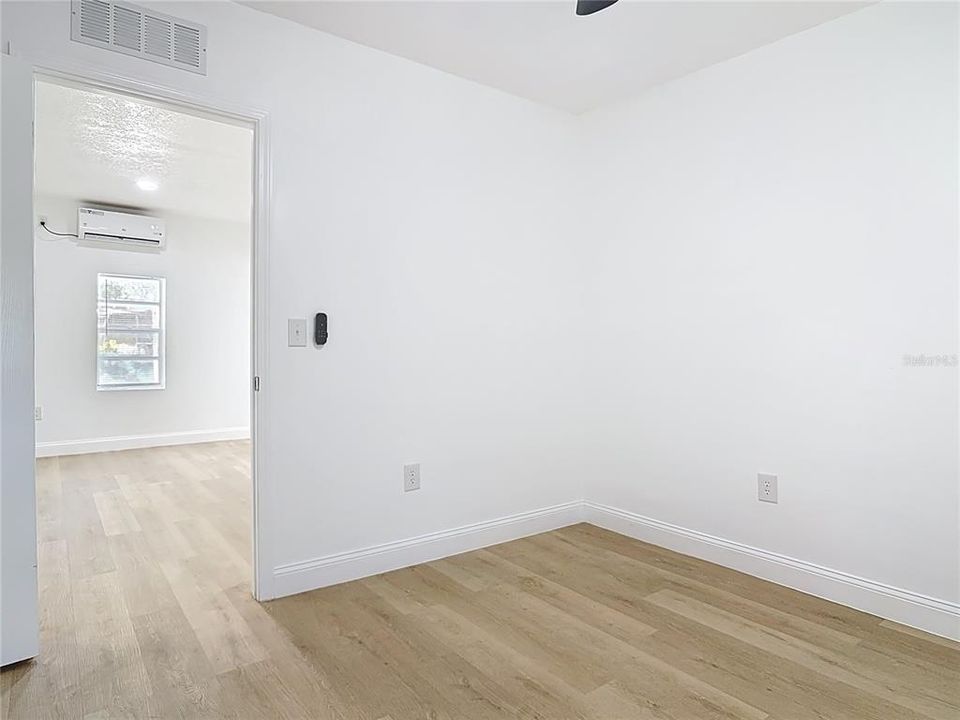 For Rent: $1,495 (2 beds, 1 baths, 837 Square Feet)