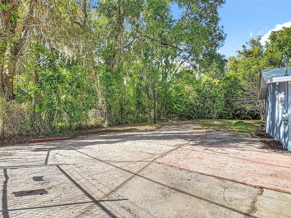 For Rent: $1,495 (2 beds, 1 baths, 837 Square Feet)