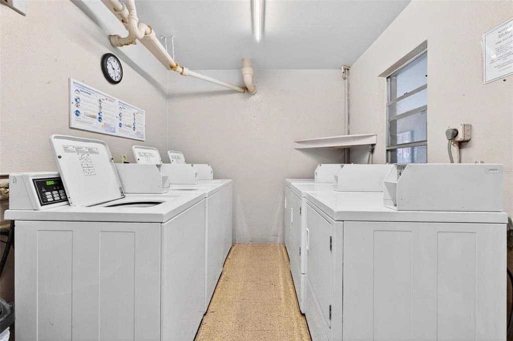 For Sale: $95,000 (1 beds, 1 baths, 716 Square Feet)