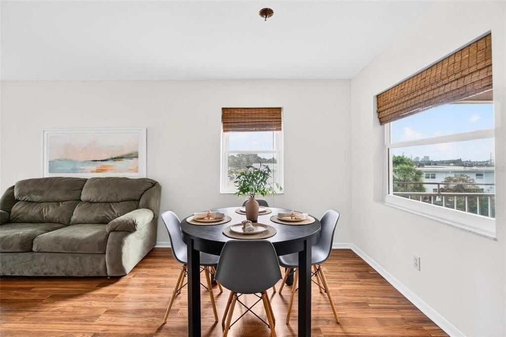 For Sale: $95,000 (1 beds, 1 baths, 716 Square Feet)