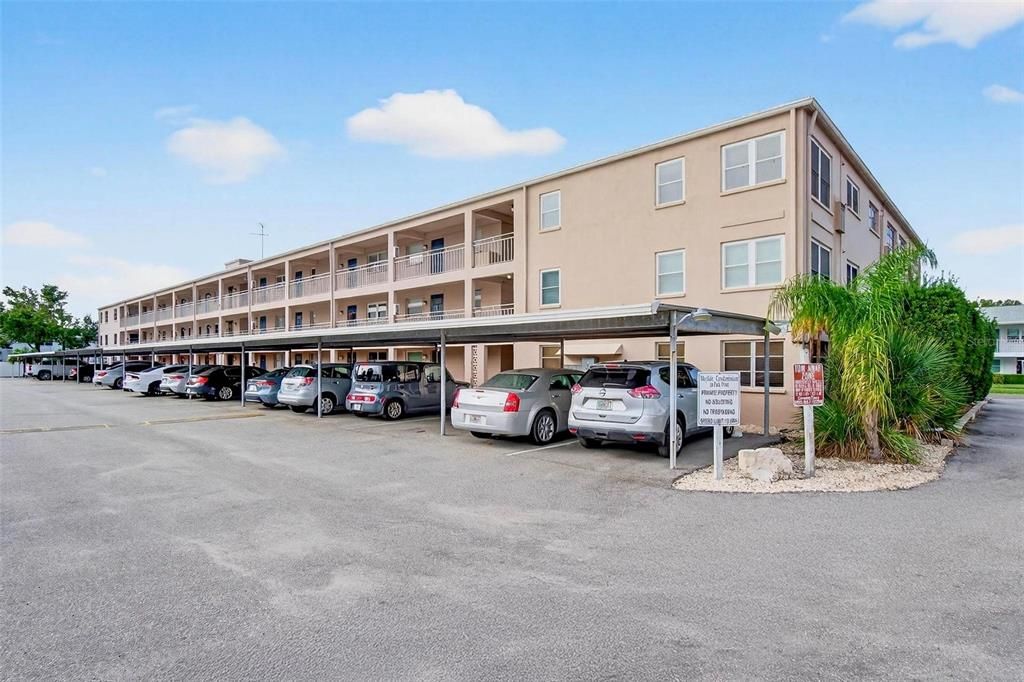 For Sale: $95,000 (1 beds, 1 baths, 716 Square Feet)