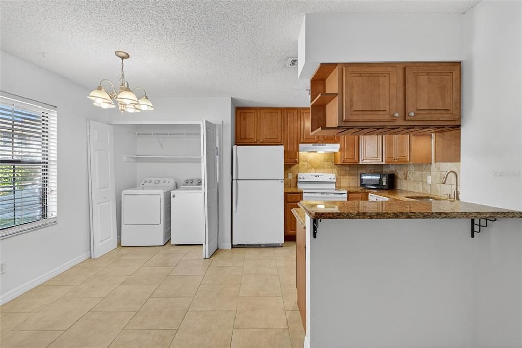 待售: $229,900 (2 贝兹, 2 浴室, 956 平方英尺)