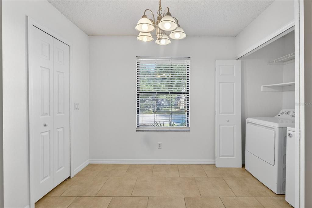 待售: $229,900 (2 贝兹, 2 浴室, 956 平方英尺)