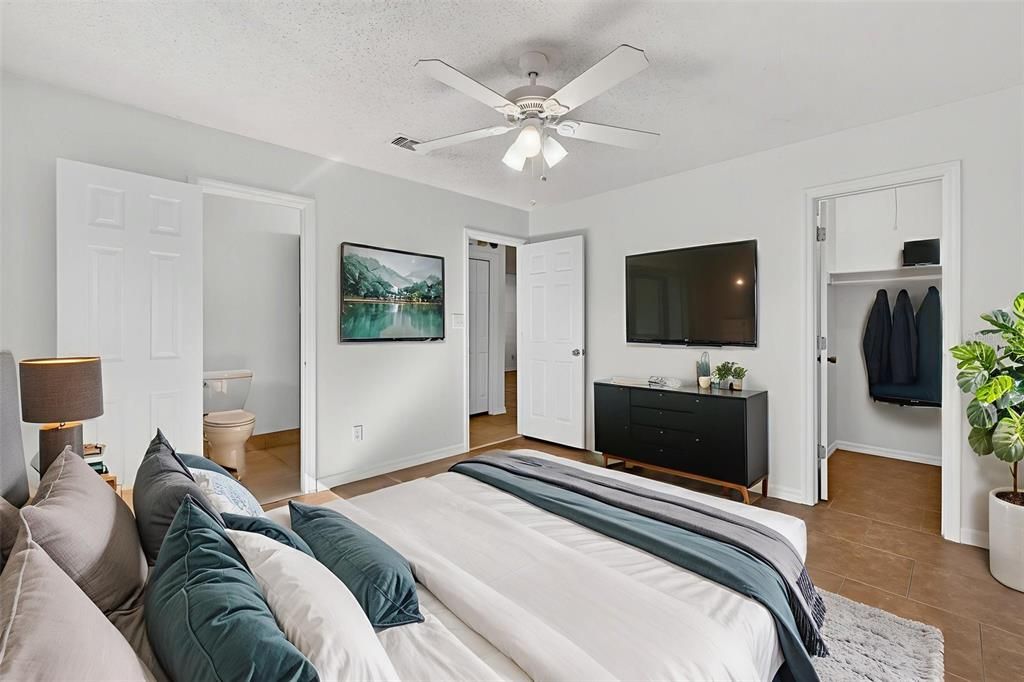 待售: $229,900 (2 贝兹, 2 浴室, 956 平方英尺)