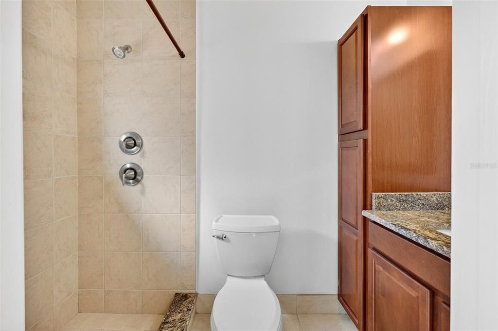 待售: $229,900 (2 贝兹, 2 浴室, 956 平方英尺)