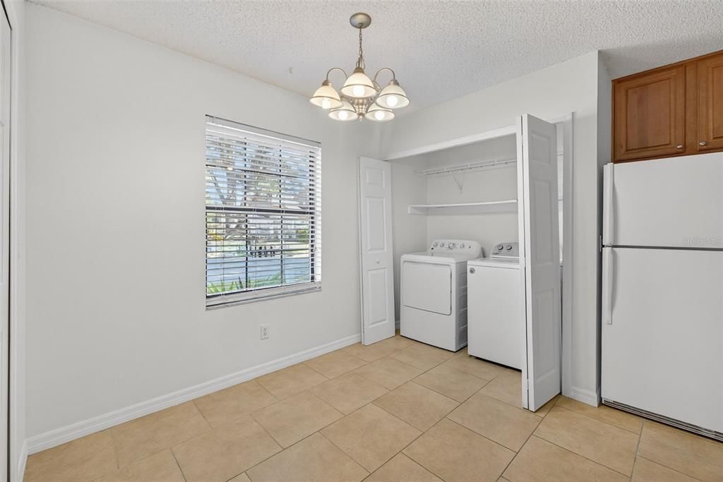 待售: $229,900 (2 贝兹, 2 浴室, 956 平方英尺)