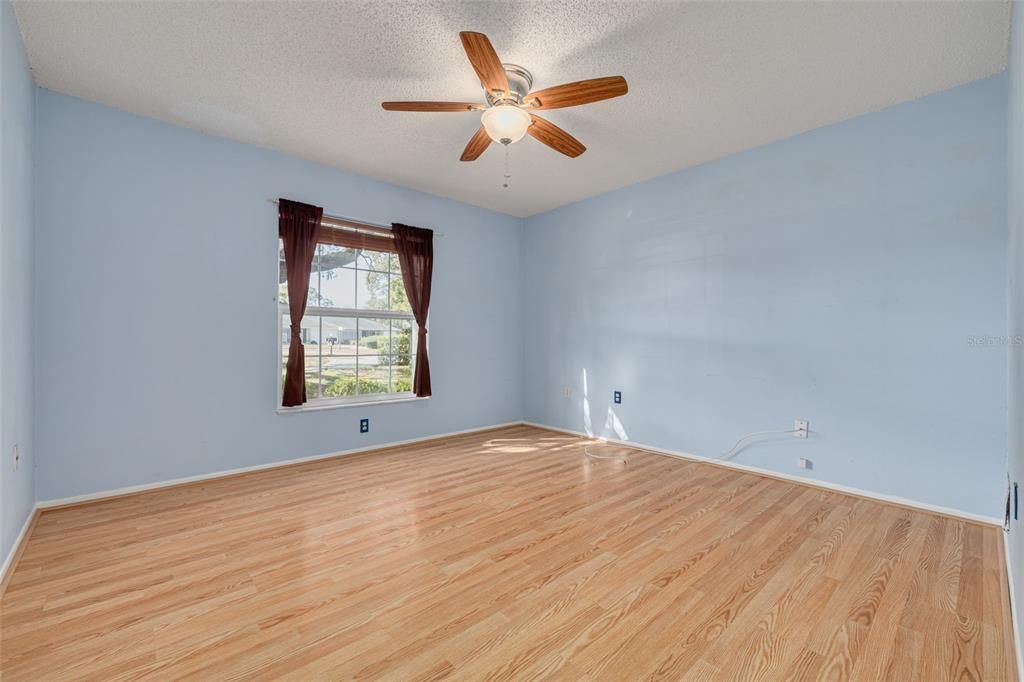 For Sale: $248,999 (2 beds, 2 baths, 1658 Square Feet)