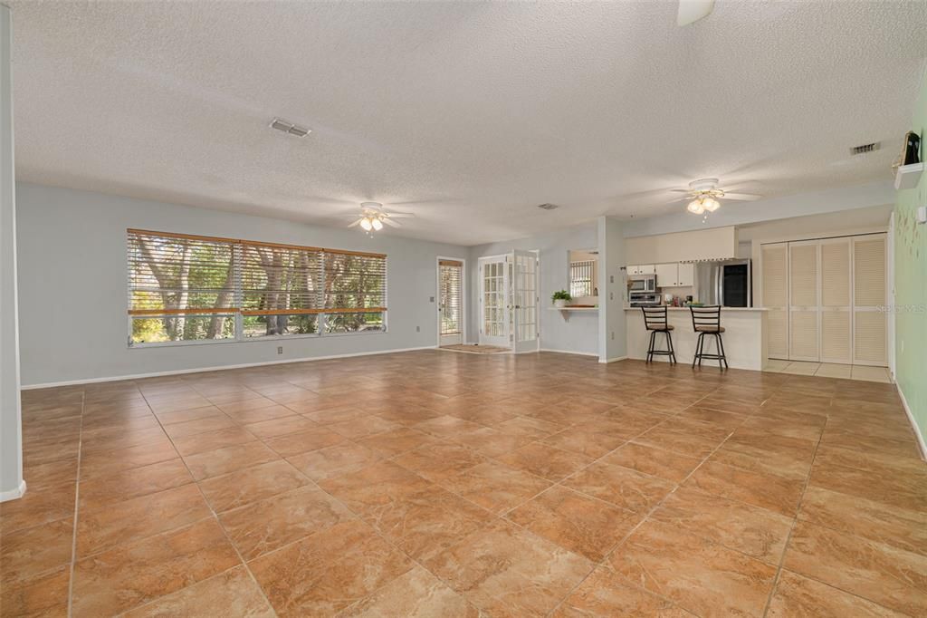 For Sale: $248,999 (2 beds, 2 baths, 1658 Square Feet)