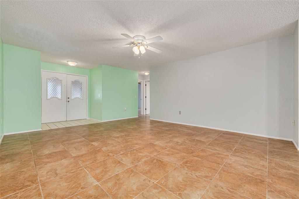 For Sale: $248,999 (2 beds, 2 baths, 1658 Square Feet)