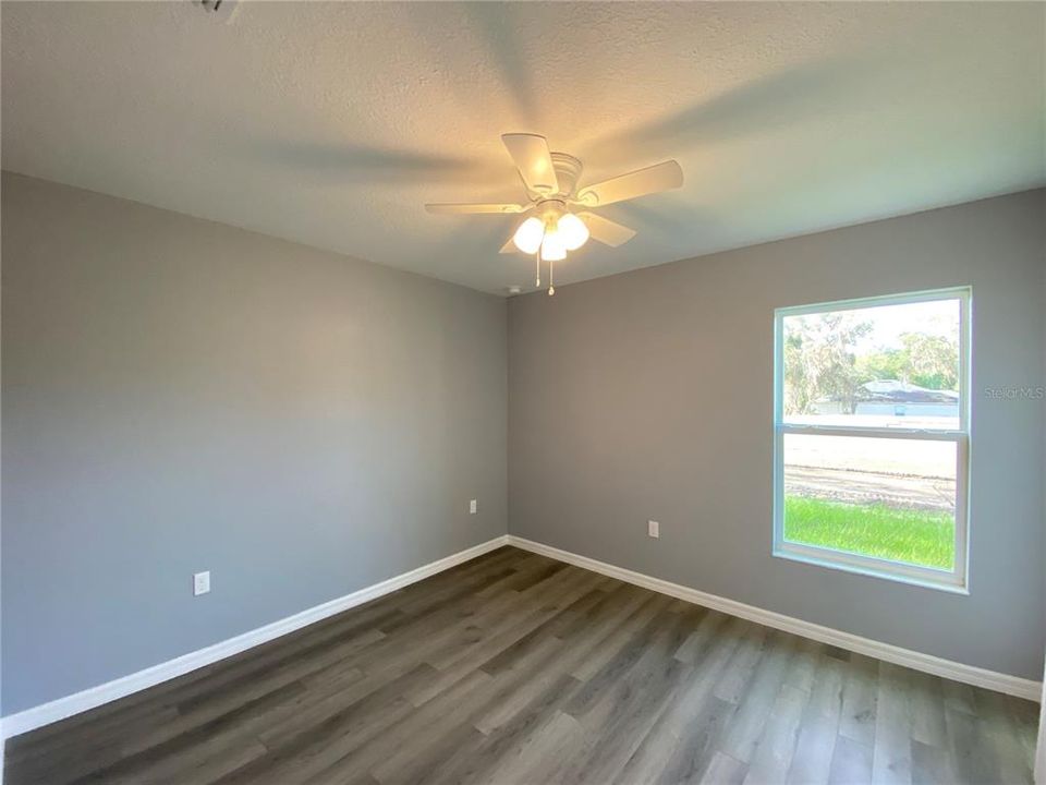 For Rent: $1,650 (3 beds, 2 baths, 1372 Square Feet)