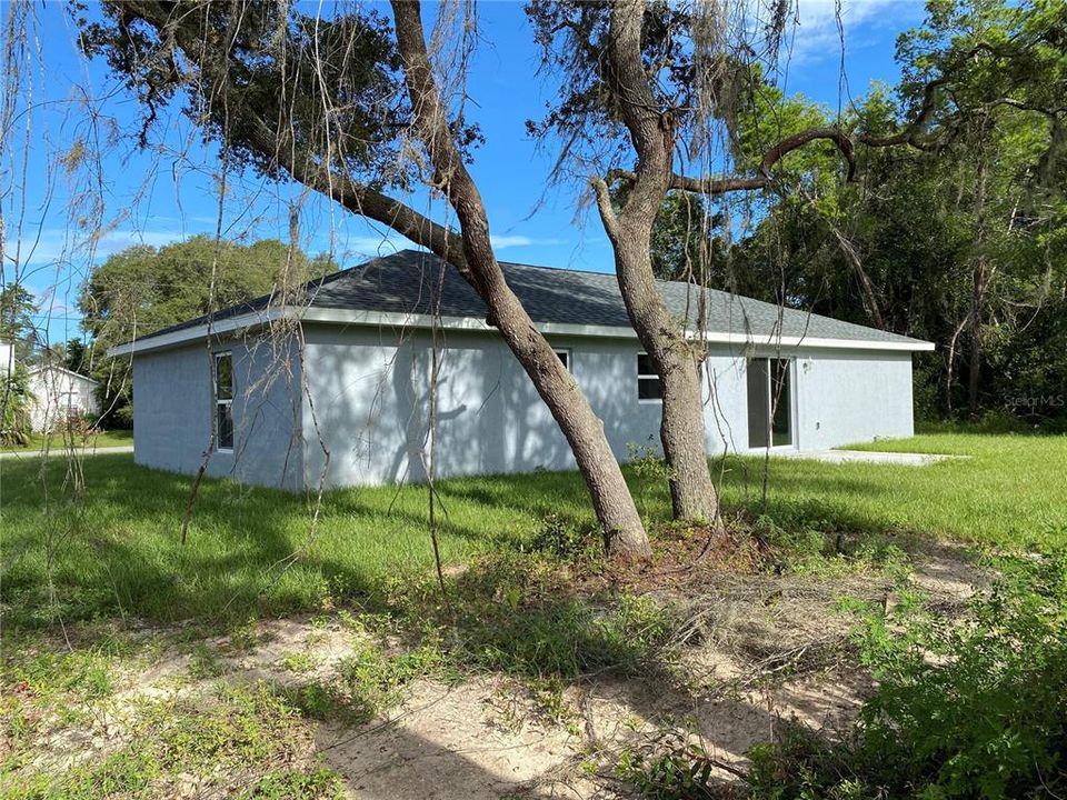 For Rent: $1,650 (3 beds, 2 baths, 1372 Square Feet)