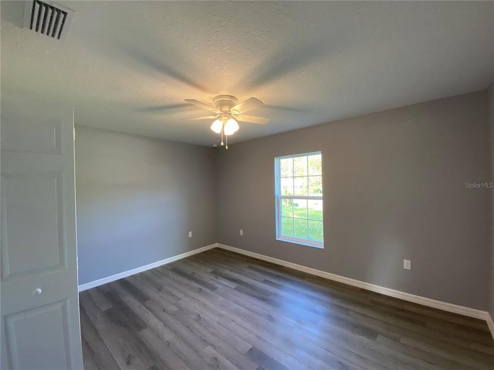 For Rent: $1,650 (3 beds, 2 baths, 1372 Square Feet)