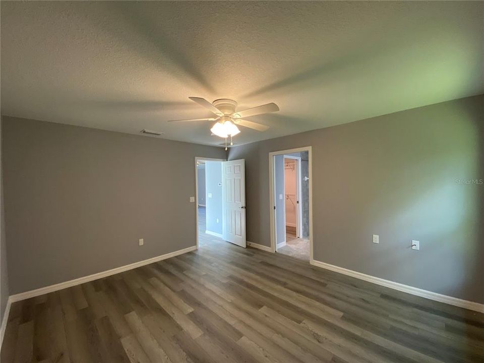 For Rent: $1,650 (3 beds, 2 baths, 1372 Square Feet)