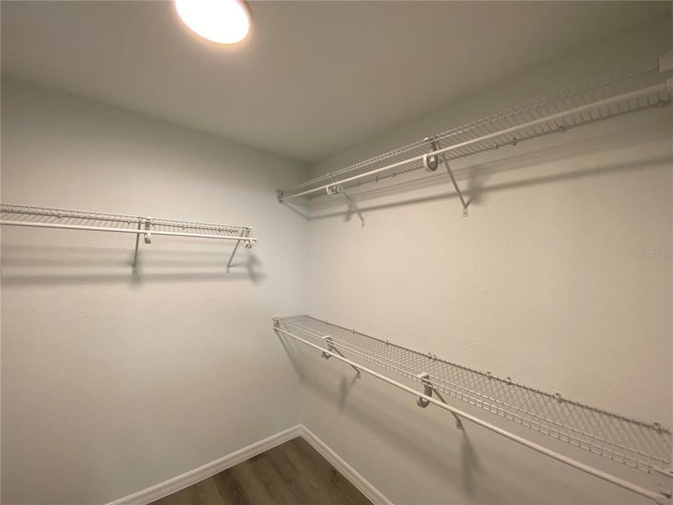 For Rent: $1,650 (3 beds, 2 baths, 1372 Square Feet)