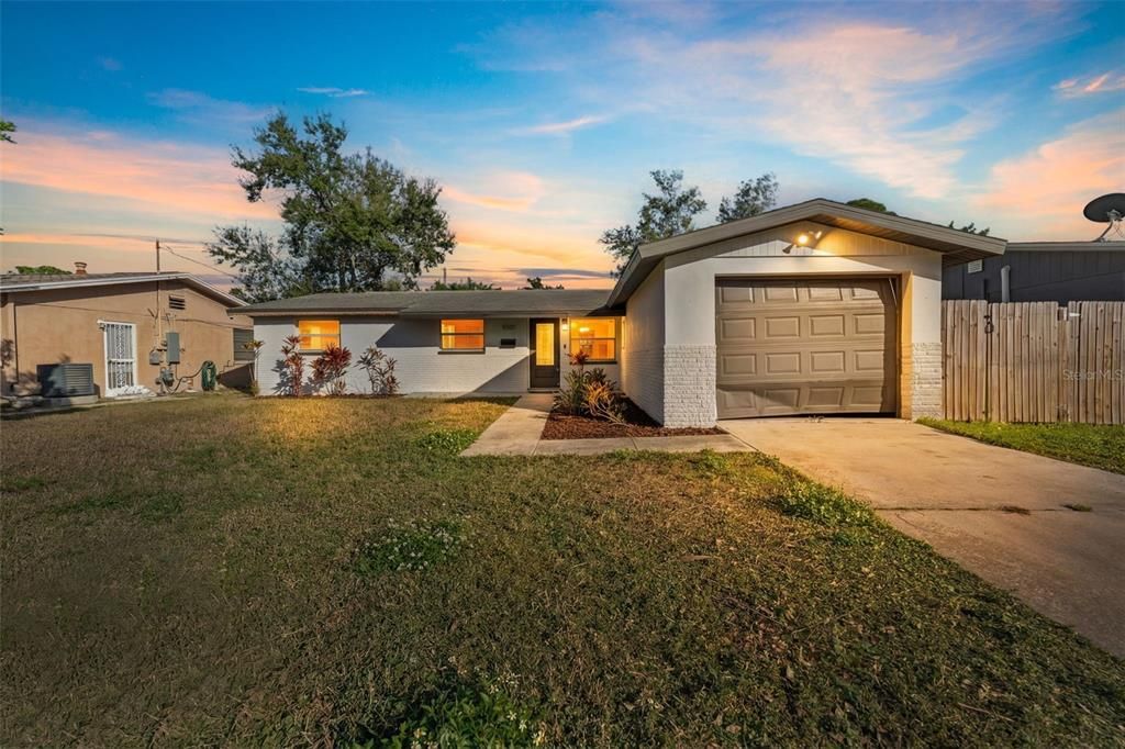 待售: $385,000 (3 贝兹, 2 浴室, 1283 平方英尺)