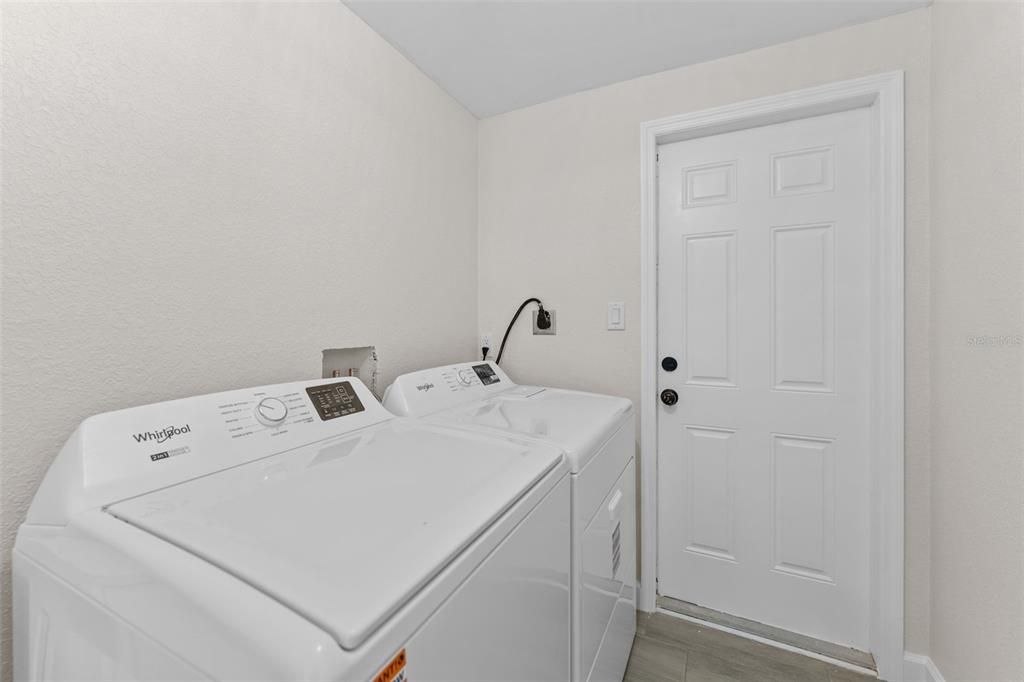 待售: $385,000 (3 贝兹, 2 浴室, 1283 平方英尺)