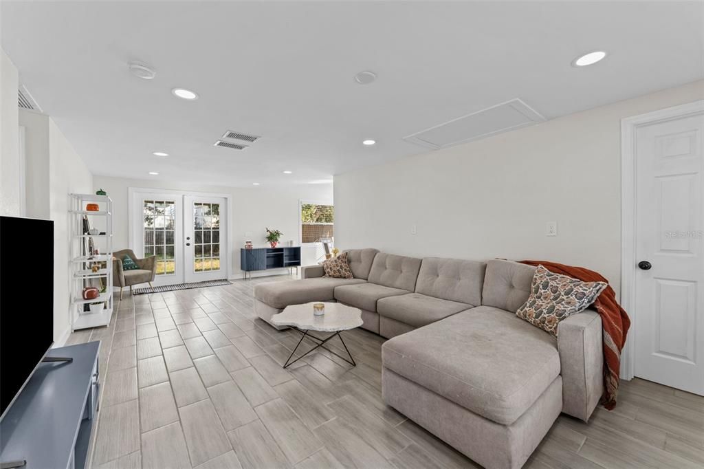 待售: $385,000 (3 贝兹, 2 浴室, 1283 平方英尺)