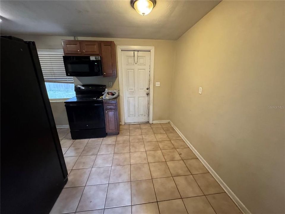 For Sale: $229,900 (3 beds, 2 baths, 1210 Square Feet)
