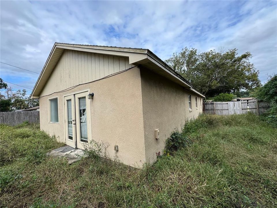 For Sale: $229,900 (3 beds, 2 baths, 1210 Square Feet)