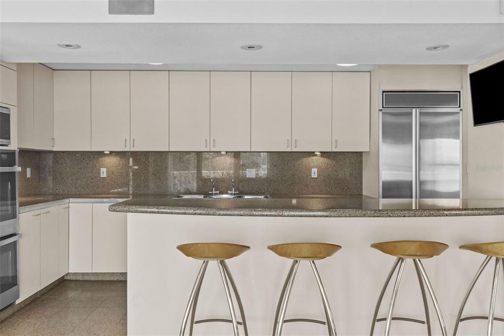 待售: $495,000 (1 贝兹, 1 浴室, 1104 平方英尺)